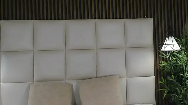 MelanieHillss online show from April 2026 04:03:01 AM