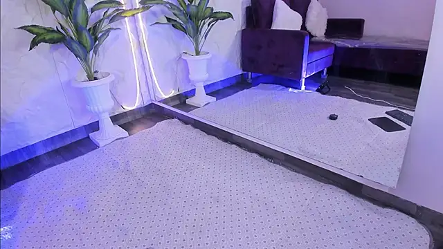 MelanieHillss online show from December 2025 04:28:02 AM