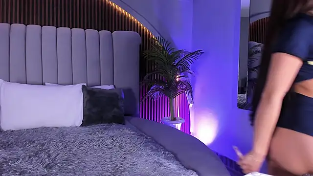 MelanieHillss online show from January 2026 04:30:01 AM