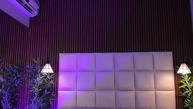 MelanieHillss online show from April 2026 04:07:02 AM