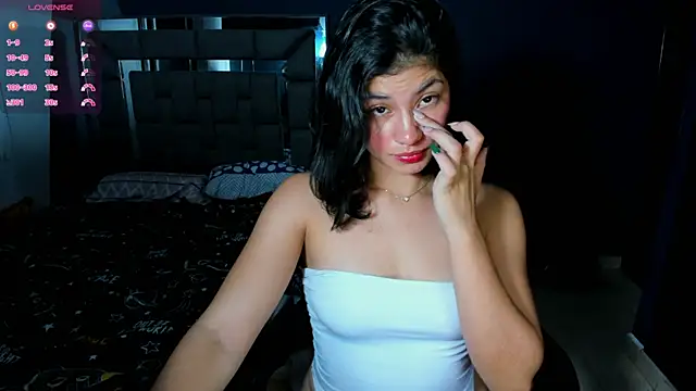 Snapshot of Violett_11 chatting on December 2025 07:25:01 AM Violett 11 online show from December 2025 07:25:01 AM