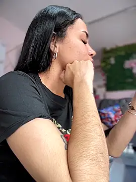 Naatalia online show from December 2025 04:07:01 PM