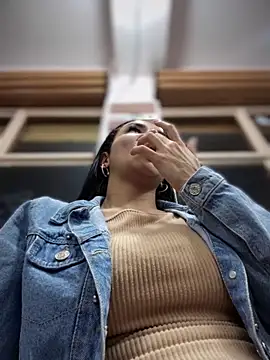 Naatalia online show from November 2025 11:48:02 PM