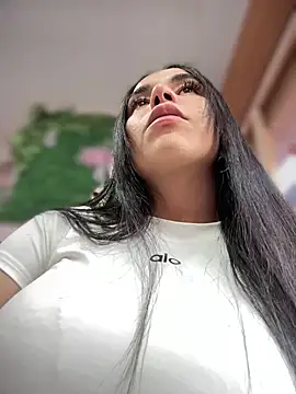 Naatalia online show from November 2025 09:48:02 PM