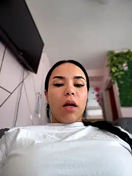 Naatalia online show from February 2026 06:13:02 PM