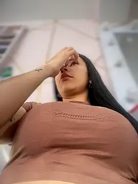 Naatalia online show from January 2026 06:11:02 PM