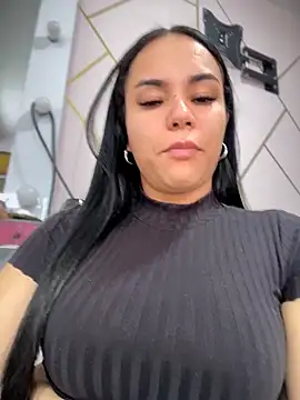 Naatalia online show from February 2026 05:04:01 PM