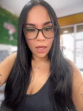 Naatalia online show from May 2026 05:19:02 PM