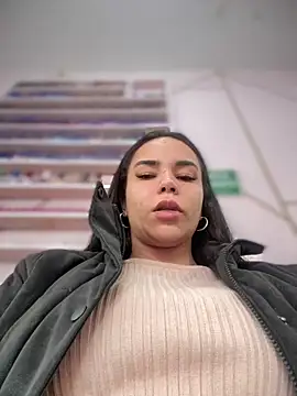 Naatalia online show from November 2025 08:12:01 PM