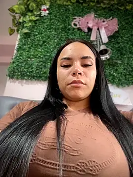 Naatalia online show from February 2026 06:19:01 PM