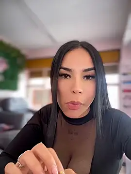 Naatalia online show from May 2026 04:50:02 PM
