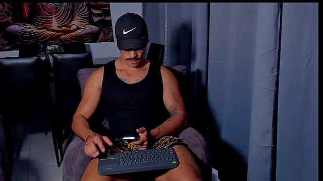 Snapshot of Valentino_Dosantos_ chatting on February 2026 08:33:02 PM Valentino Dosantos online show from February 2026 08:33:02 PM