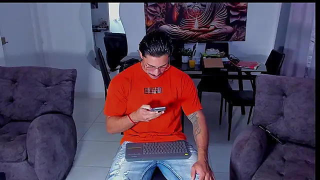 Snapshot of Valentino_Dosantos_ chatting on February 2026 08:19:01 PM Valentino Dosantos online show from February 2026 08:19:01 PM