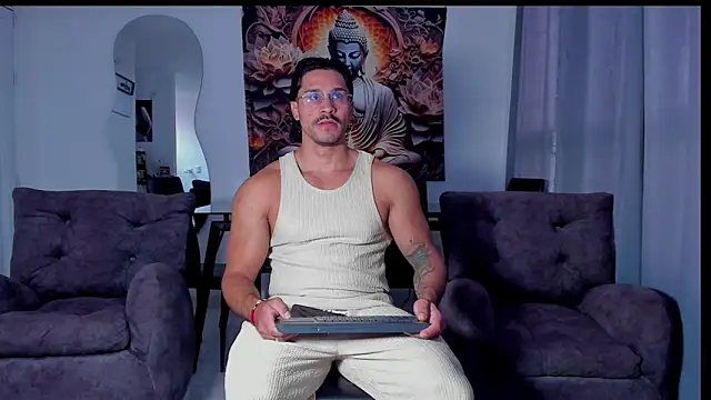 Snapshot of Valentino_Dosantos_ chatting on February 2026 07:43:01 PM Valentino Dosantos online show from February 2026 07:43:01 PM