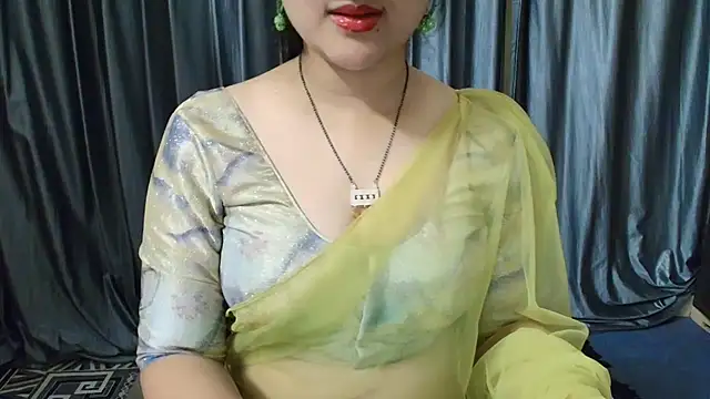 Snapshot of goldiwets chatting on September 2025 04:40:02 PM goldiwets online show from September 2025 04:40:02 PM
