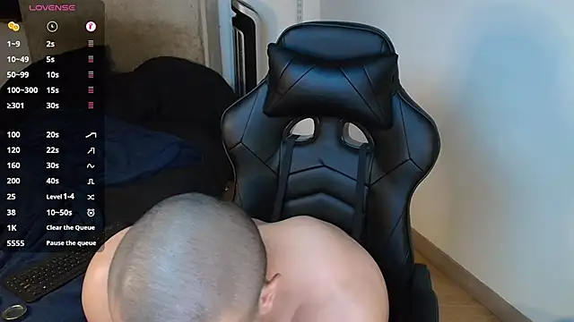 Snapshot of kevin_jef chatting on November 2025 02:43:01 AM kevin jef online show from November 2025 02:43:01 AM