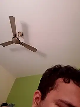 Snapshot of susthovai chatting on September 2025 11:24:01 AM susthovai online show from September 2025 11:24:01 AM