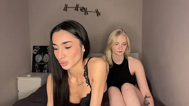 Snapshot of alissadreams chatting on September 2025 04:57:02 PM alissadreams online show from September 2025 04:57:02 PM