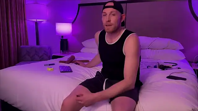 HungNbored1119 online show from April 2026 12:28:01 AM