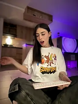 Snapshot of candycami19 chatting on October 2025 01:39:01 AM candycami19 online show from October 2025 01:39:01 AM