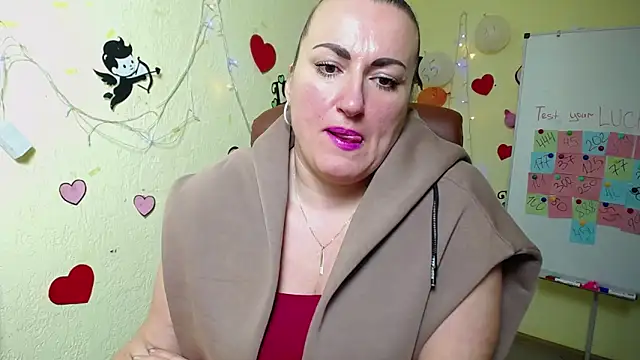 DianaMGG online show from February 2025 09:18:01 AM