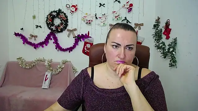 DianaMGG online show from December 2025 06:31:02 PM