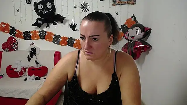 DianaMGG online show from October 2025 06:23:01 AM