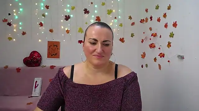 DianaMGG online show from November 2025 07:01:02 AM