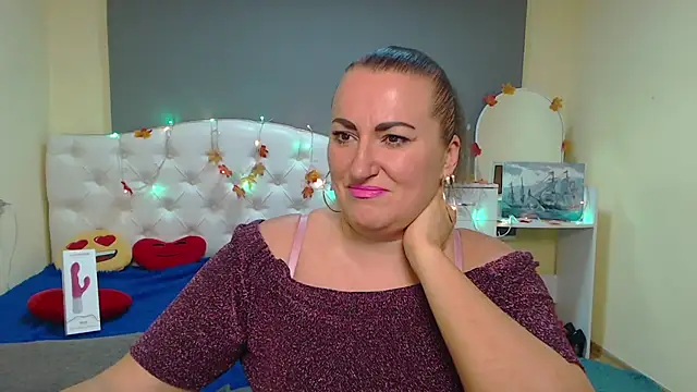 DianaMGG online show from November 2025 06:24:01 AM