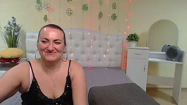 DianaMGG online show from March 2025 03:44:01 PM