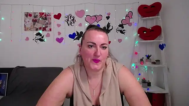 DianaMGG online show from March 2025 12:41:02 PM