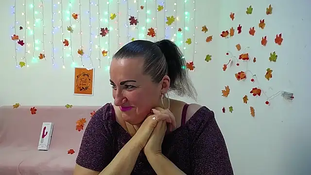 DianaMGG online show from November 2025 06:47:01 AM