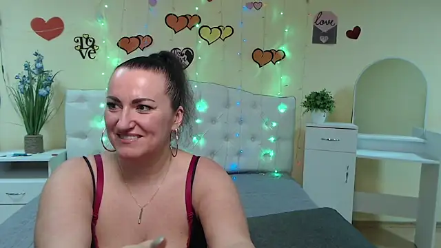 DianaMGG online show from March 2025 01:08:01 PM