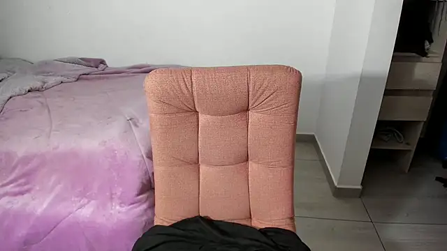 Greciaruiz  online show from February 2026 11:34:02 PM