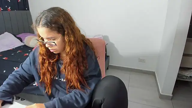 Greciaruiz  online show from November 2025 12:43:02 AM