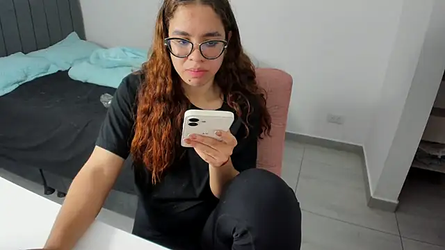 Greciaruiz  online show from September 2025 10:59:02 PM