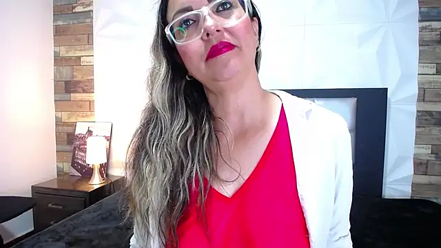 Snapshot of Azaahara_ chatting on March 2025 02:06:01 PM Azaahara online show from March 2025 02:06:01 PM