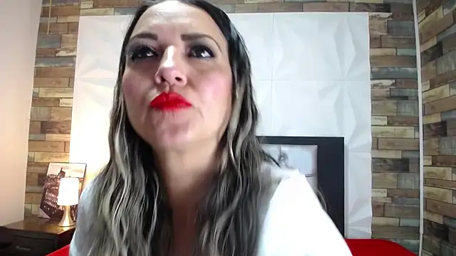 Snapshot of Azaahara_ chatting on March 2025 11:05:01 AM Azaahara online show from March 2025 11:05:01 AM