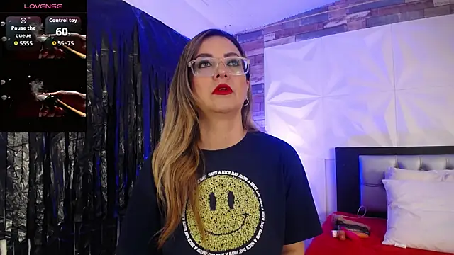 Snapshot of Azaahara_ chatting on November 2025 12:08:01 PM Azaahara online show from November 2025 12:08:01 PM