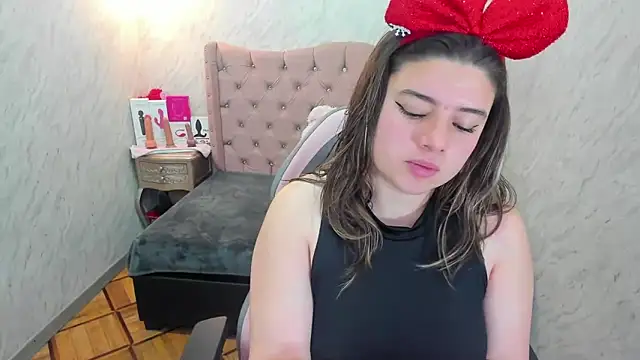 Snapshot of Lianngrace chatting on December 2025 03:27:02 PM Lianngrace online show from December 2025 03:27:02 PM