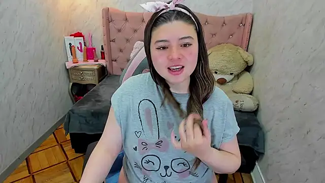 Lianngrace online show from April 2026 01:46:01 PM