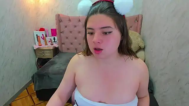 Lianngrace online show from October 2025 01:44:02 PM