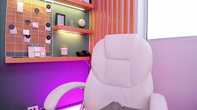 Bella walker  online show from November 2025 06:08:02 PM