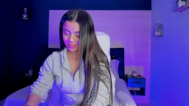 Bella walker  online show from April 2026 08:32:01 PM