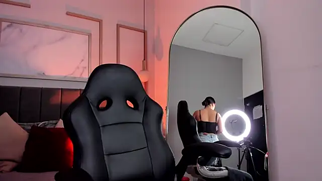 Bella walker  online show from March 2026 08:02:01 PM