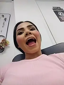 Snapshot of Natty_roberts_ chatting on February 2026 09:47:01 PM Natty roberts online show from February 2026 09:47:01 PM