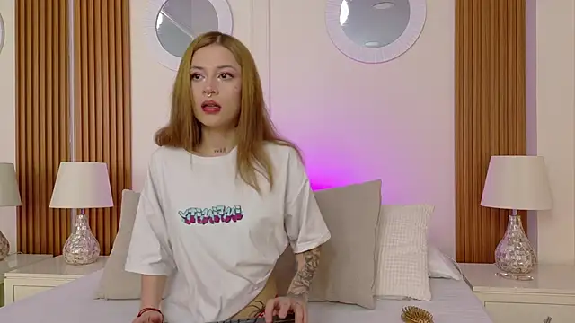 AmberHudson online show from November 2025 07:28:01 PM