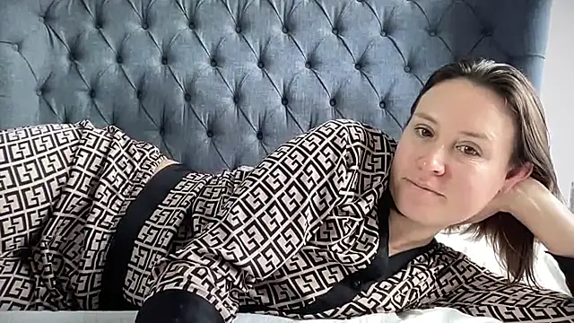 eatmypie69 online show from November 2025 11:59:02 AM