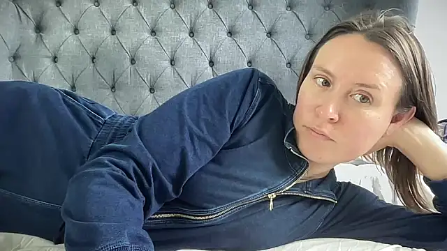 eatmypie69 online show from November 2025 10:41:02 AM