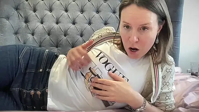 eatmypie69 online show from December 2025 10:03:02 AM